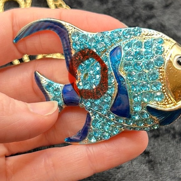 Betsey Johnson Blue Stripe Tropical Fish Pendant Necklace - Picture 5 of 7